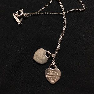 Tiffany&co mini double heart pendant